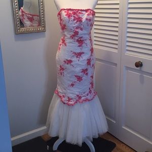 Gorgeous strapless gown!  NEW!!